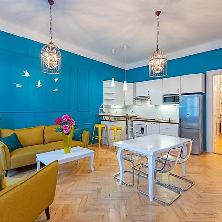 Colorful Wenceslas Square Apartment Prague Exterior photo