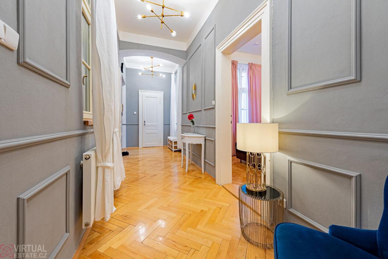 Colorful Wenceslas Square Apartament